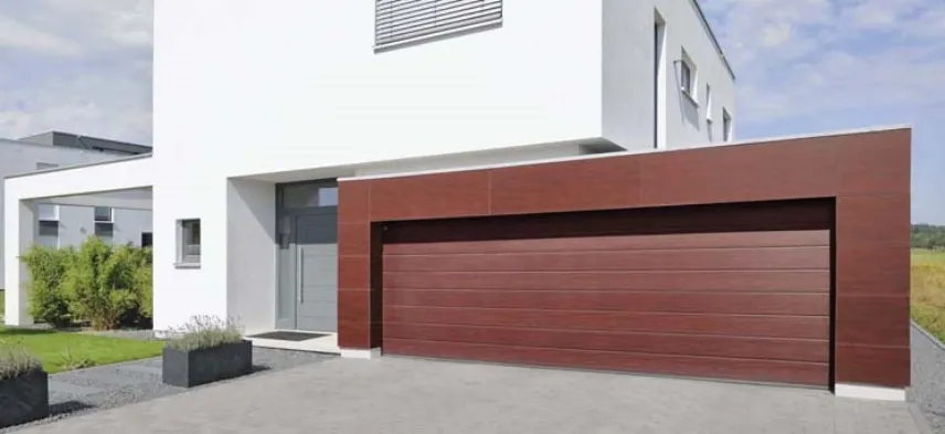 Porte basculanti sezionali per garage
