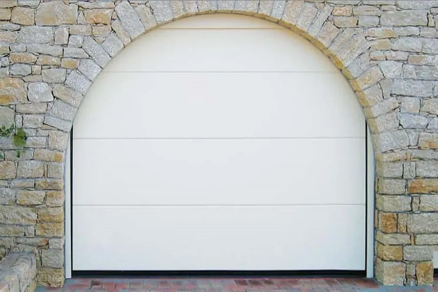 Porte basculanti per garage a doppia parete