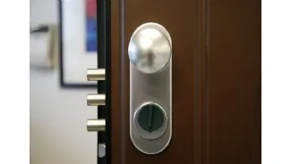 Defender magnetico per porta blindata