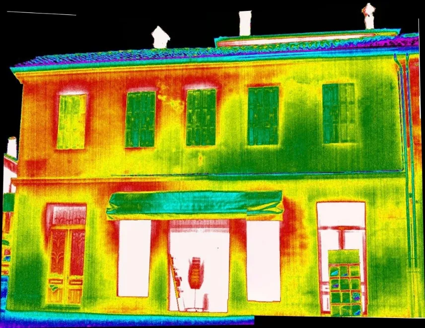 edificio sottoposto a termografia